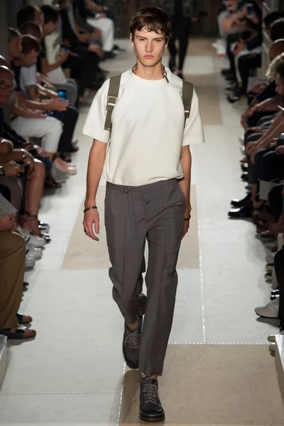 Look 9